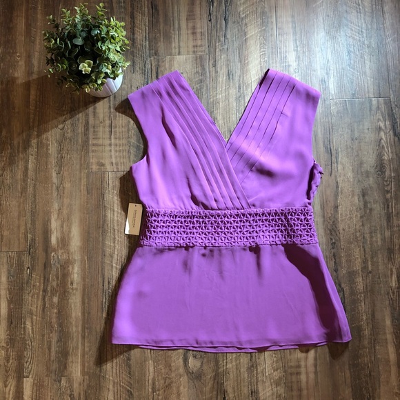 Banana Republic Tops - BR V neck blouse w/ zipper